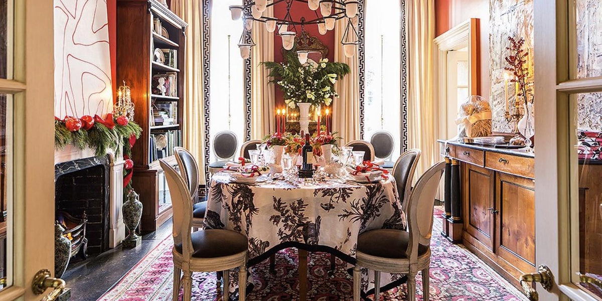 A Festive DIning Room By Alessandra Branca – DecoratorsBest