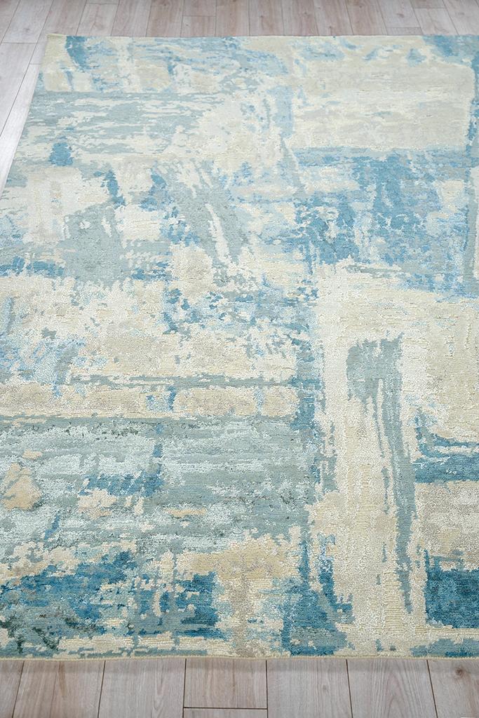 Exquisite Luxury Laureno Hand-knotted Bamboo Silk Ivoryl/Light Blue Area Rug 8.0'X10.0' Rug