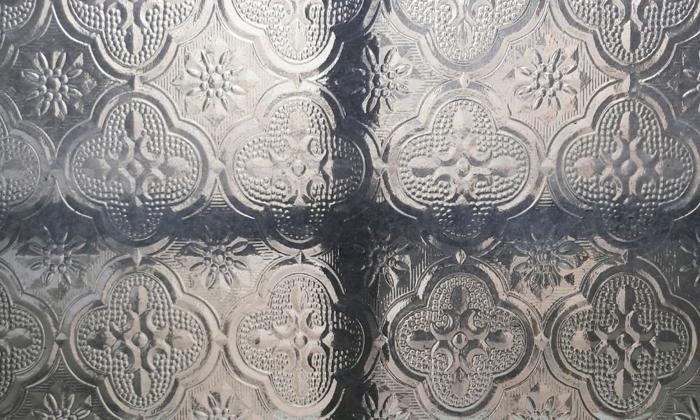 How To Coordinate Your Window Treatments and Wallpaper