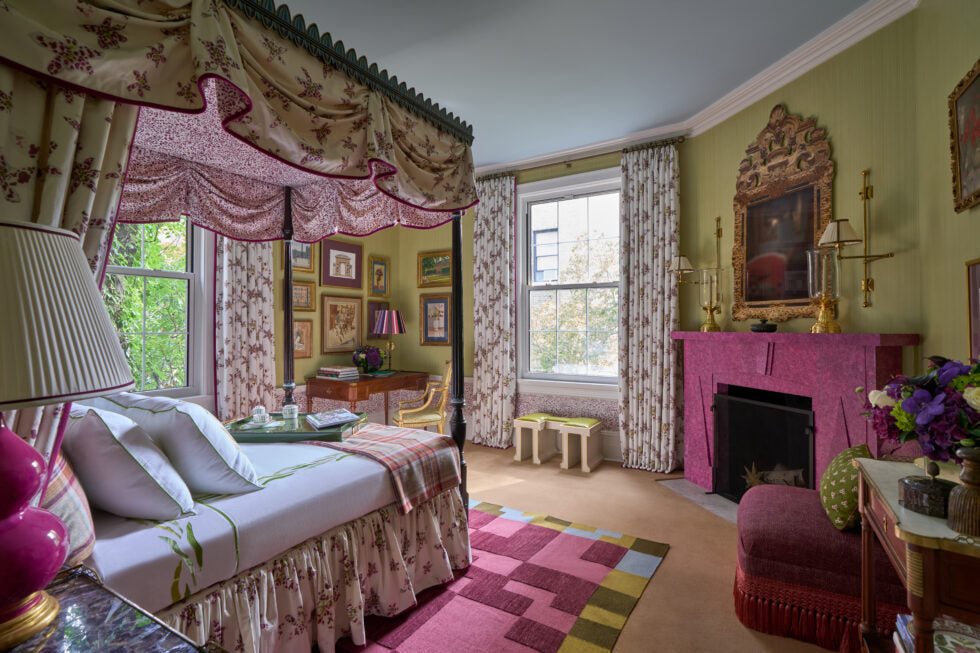 Alexa Hampton's Dreamy Bedroom – DecoratorsBest