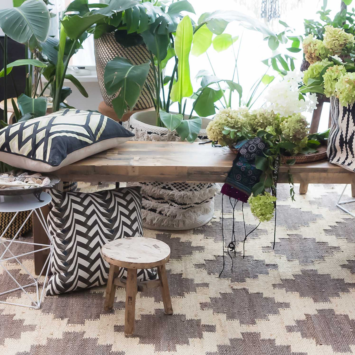Geometric Area Rugs – DecoratorsBest