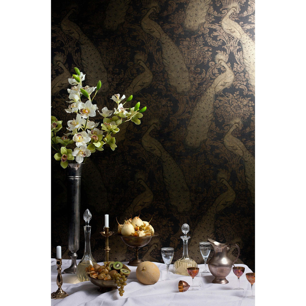Cole & Son BYRON BLACK AND GOLD Wallpaper