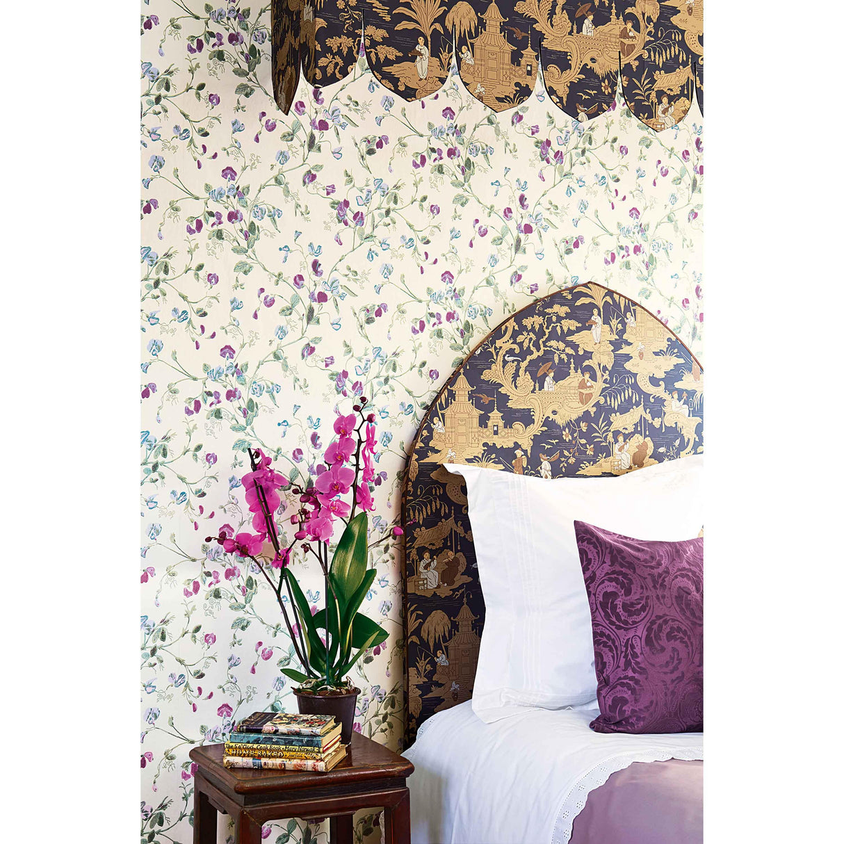 Cole & Son SWEET PEA VIOLET Wallpaper
