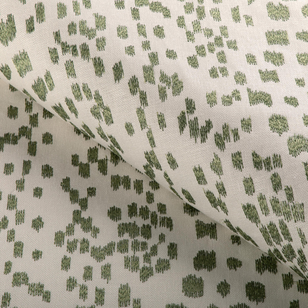 Brunschwig & Fils LES TOUCHES EMB LEAF Fabric