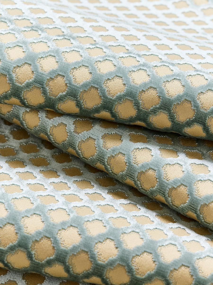 Scalamandre Pomfret | Silk Blue On Beige Fabric