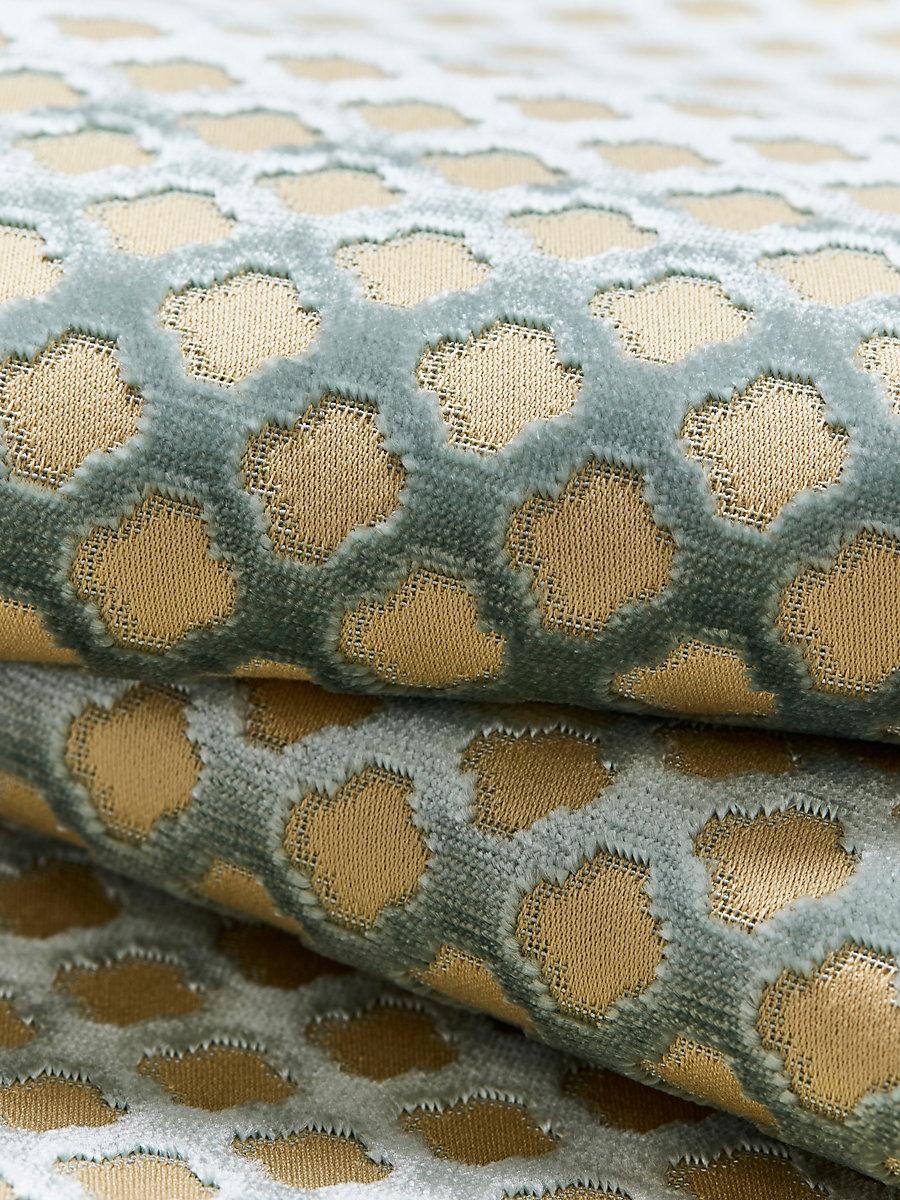 Scalamandre Pomfret | Silk Blue On Beige Fabric