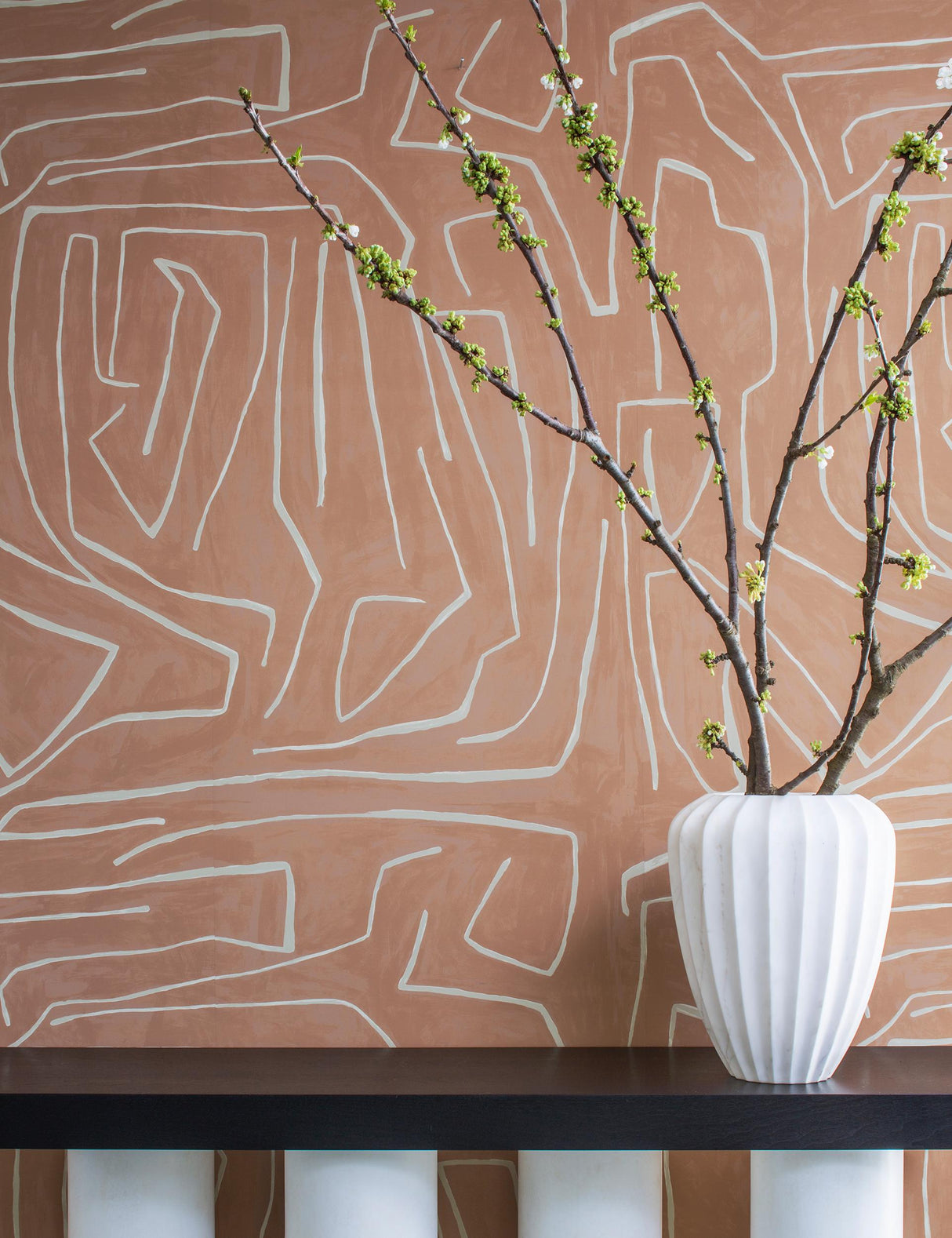 Lee Jofa GRAFFITO SALMON/CREAM Wallpaper