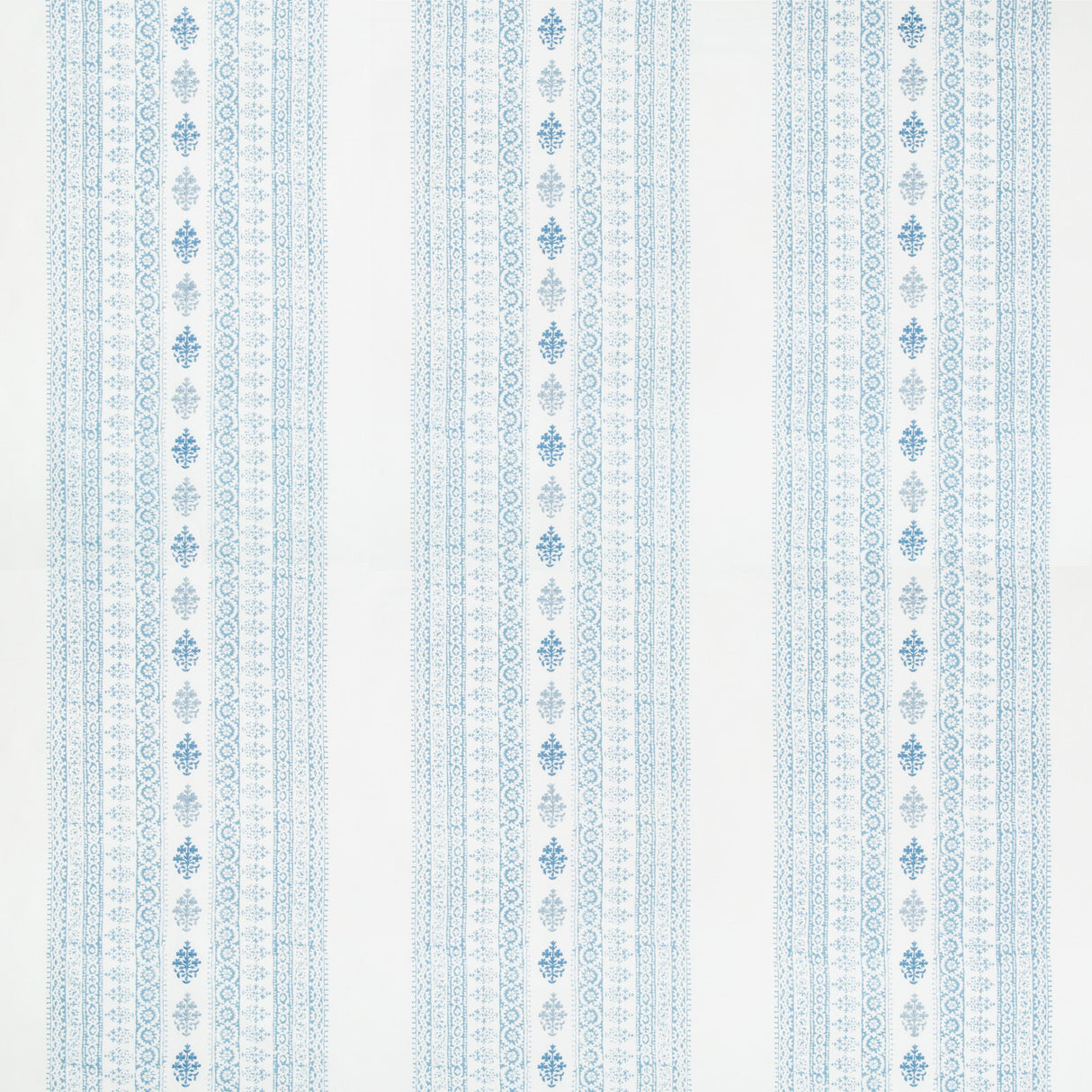 Lee Jofa SEACLIFFE PRINT SKY Fabric