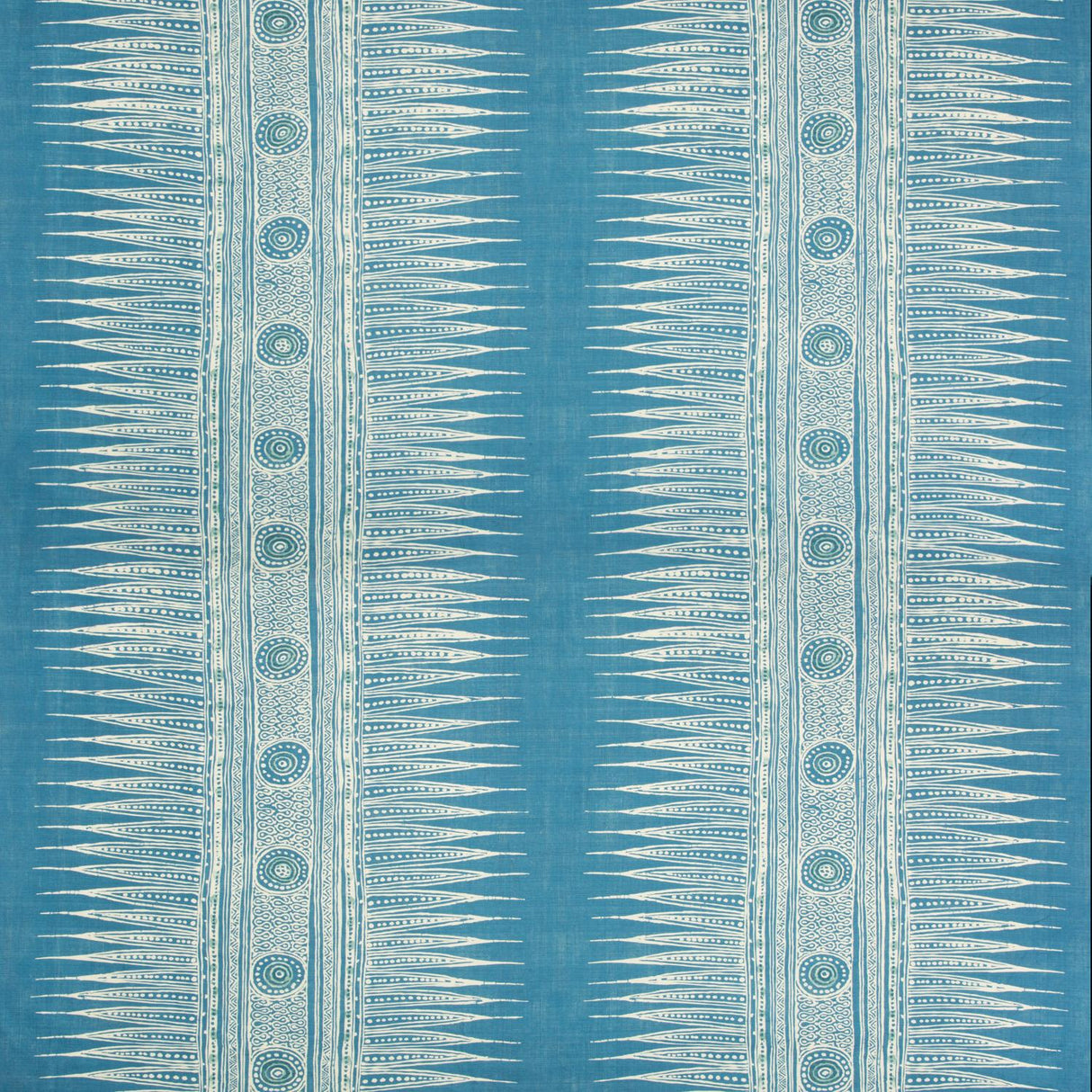 Lee Jofa INDIAN ZAG MARINE Fabric