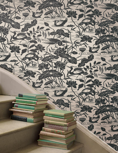 G P & J Baker HERON & LOTUS FLOWER BLACK/WHITE Wallpaper