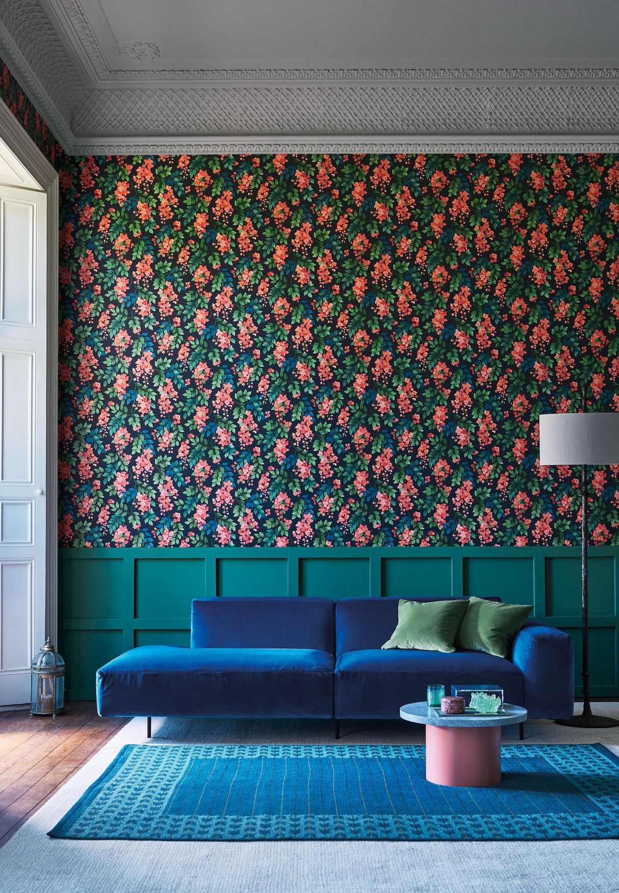 Cole & Son BOUGAINVILLEA ROUGE/GREEN/C SKY/CHARCOAL Wallpaper