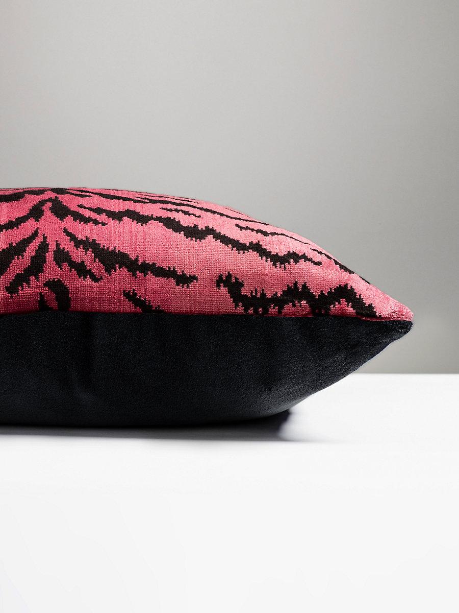 Scalamandre Tigre/Velvet 22 X 22 - Reds & Black / Black Decorative Pillow