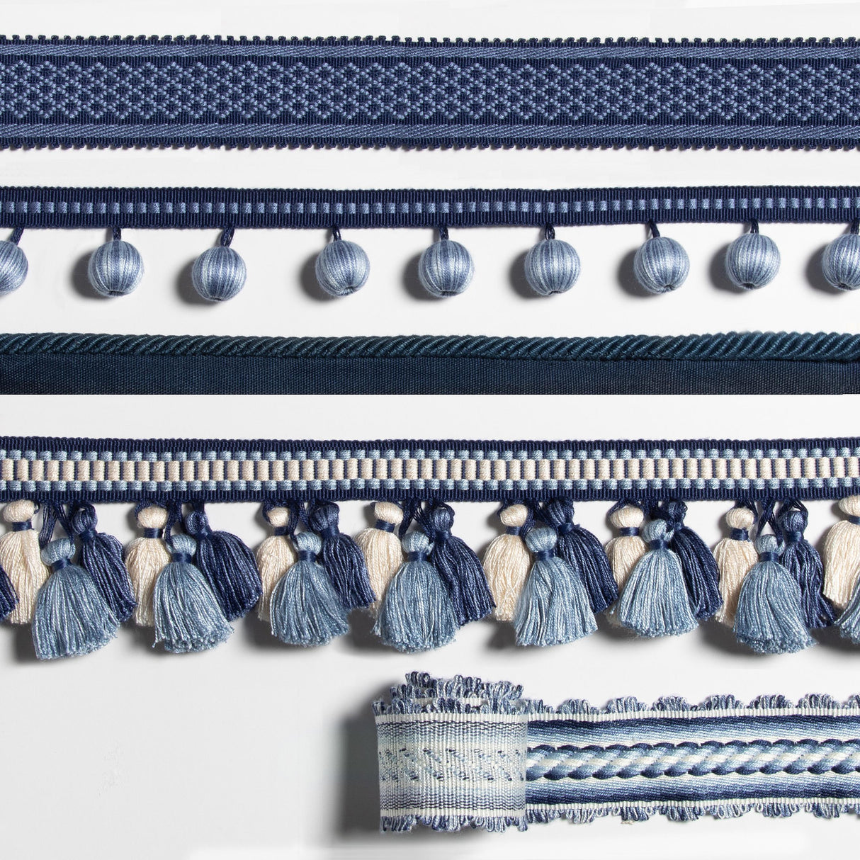 Brunschwig & Fils CLAUDE BALL FRINGE BLUE Trim