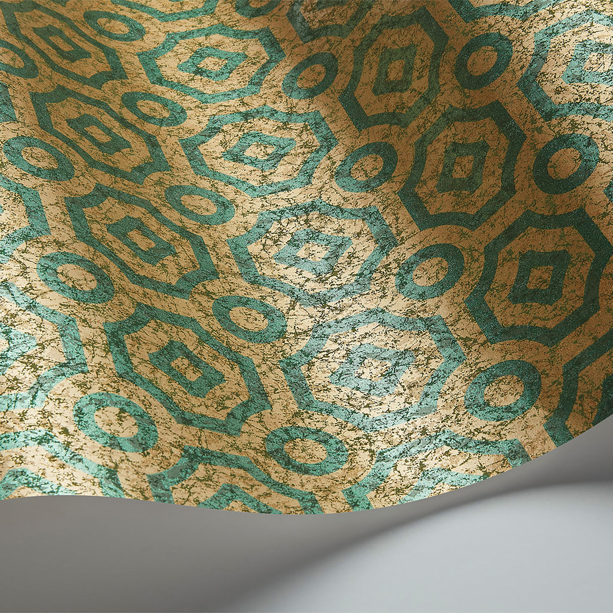 Cole & Son QUEEN S QUARTER EMD/MAGLD Wallpaper