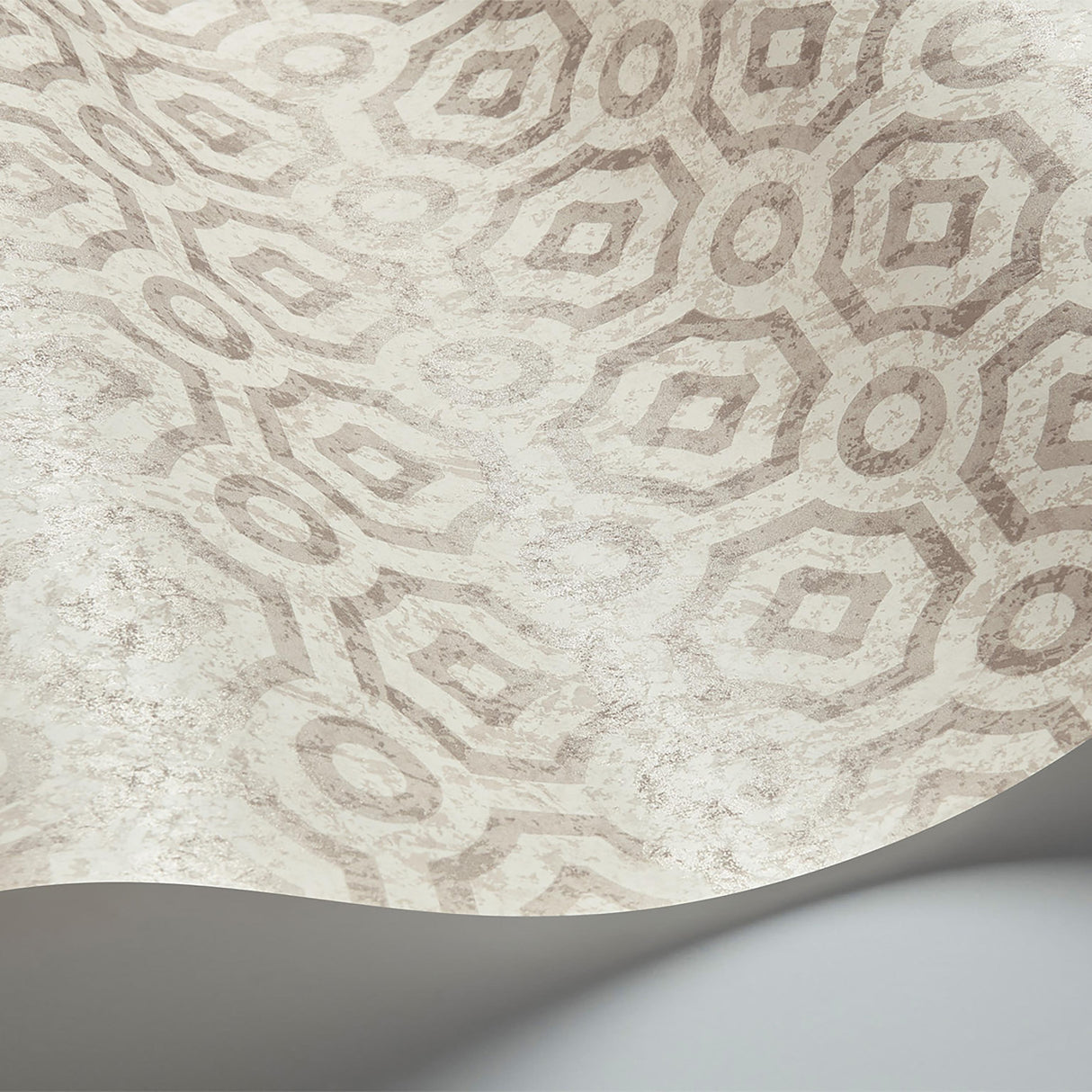 Cole & Son QUEEN S QUARTER MIC/PARCH Wallpaper