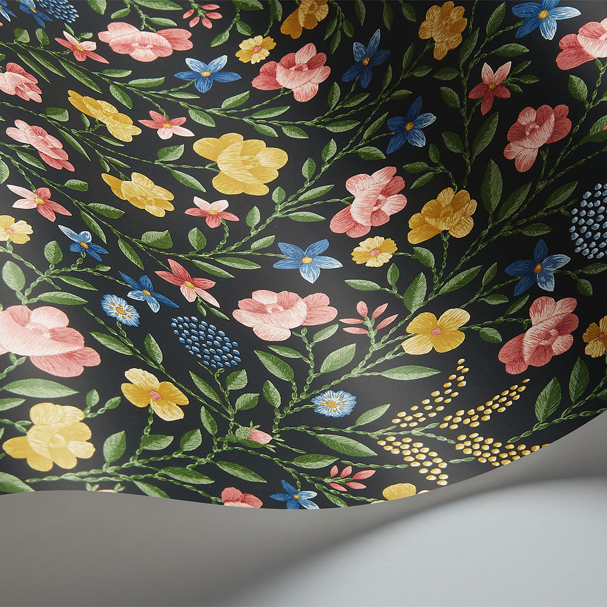 Cole & Son COURT EMBROIDERY YELLOW Wallpaper