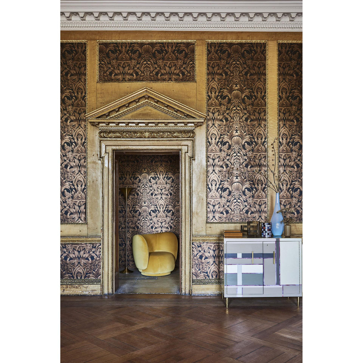 Cole & Son GIBBONS CARVING MBRNZ/CHR Wallpaper