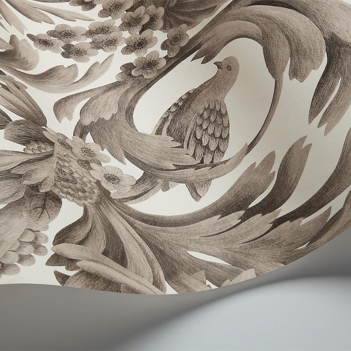 Cole & Son GIBBONS CARVING SOOT/STON Wallpaper