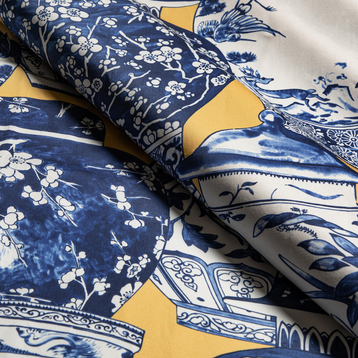 Lee Jofa PANDAN PRINT MAIZE/BLUE Fabric