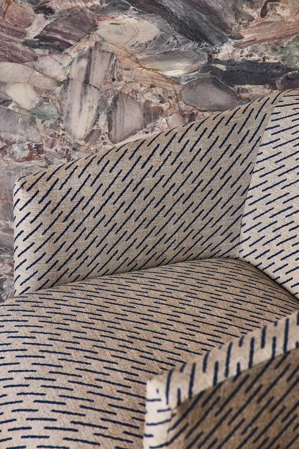 Lee Jofa ESKER WEAVE EBONY/IVORY Upholstery Fabric