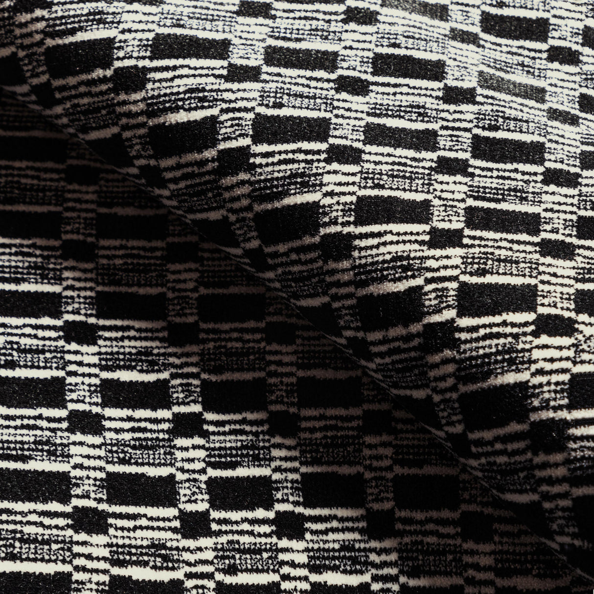 Lee Jofa LURE ONYX/IVORY Upholstery Fabric