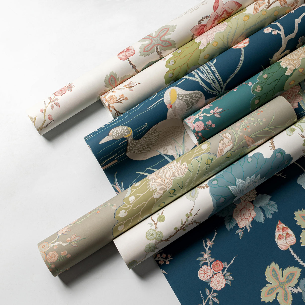 Lee Jofa LUZON PAPER SAPPHIRE Wallpaper