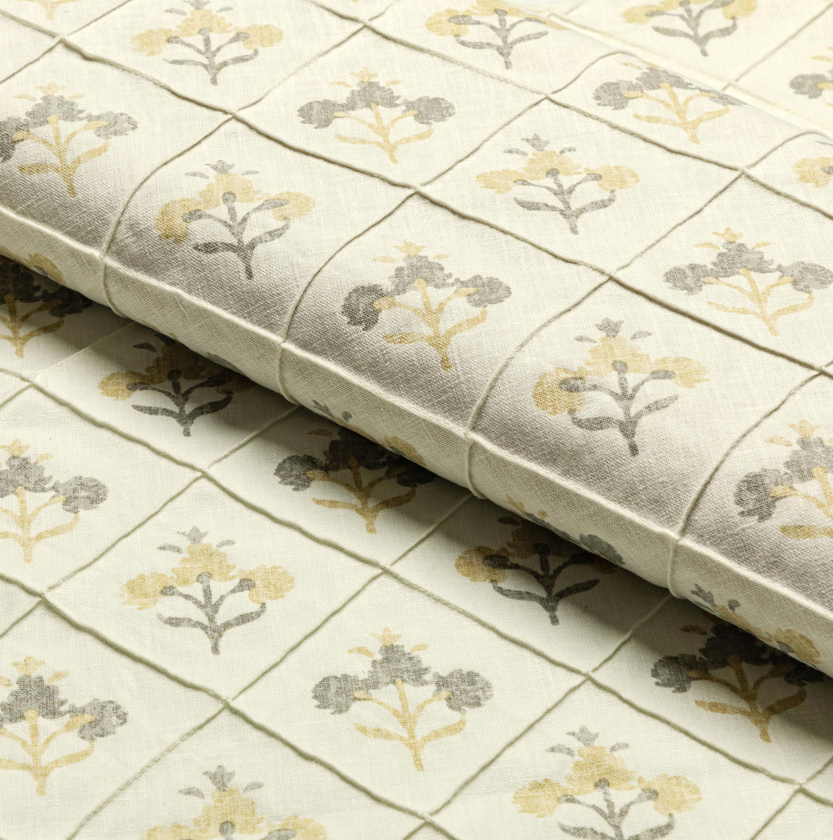 Kravet BASICS RAJAFLOWER 11 Fabric
