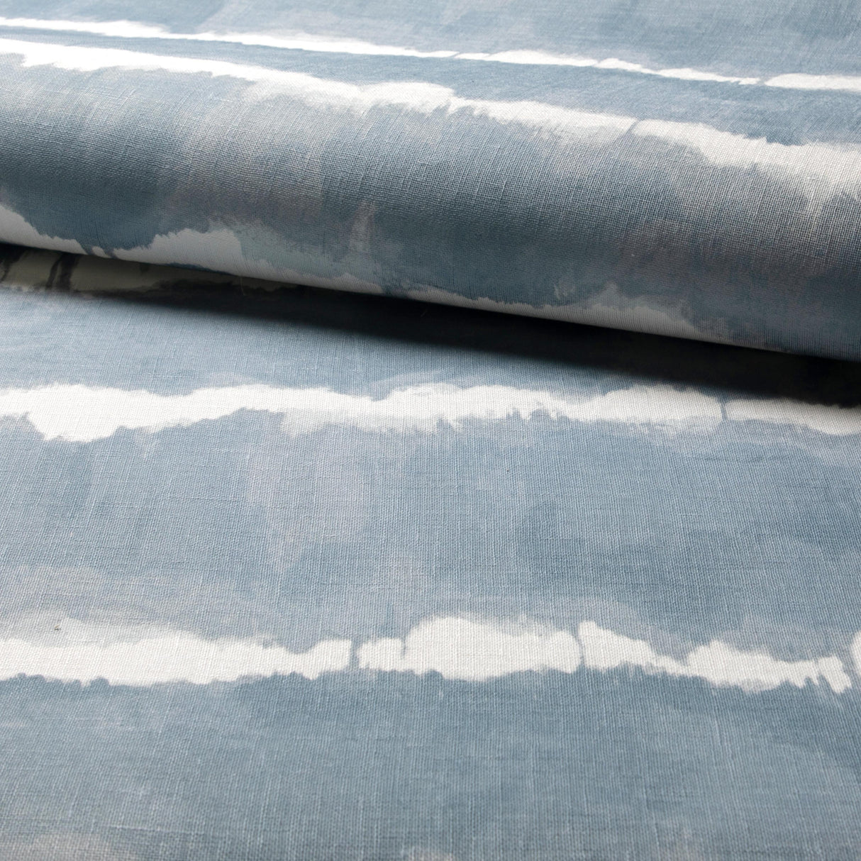 Kravet BATURI MIST Wallpaper