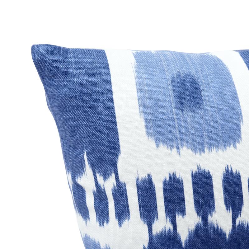 Schumacher Blues 18" x 18" Kandira Pillow