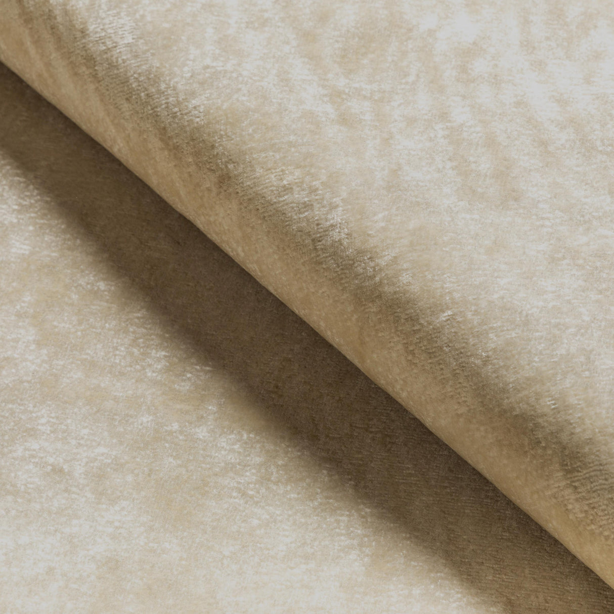 Kravet TRIUMPHANT CREME Upholstery Fabric