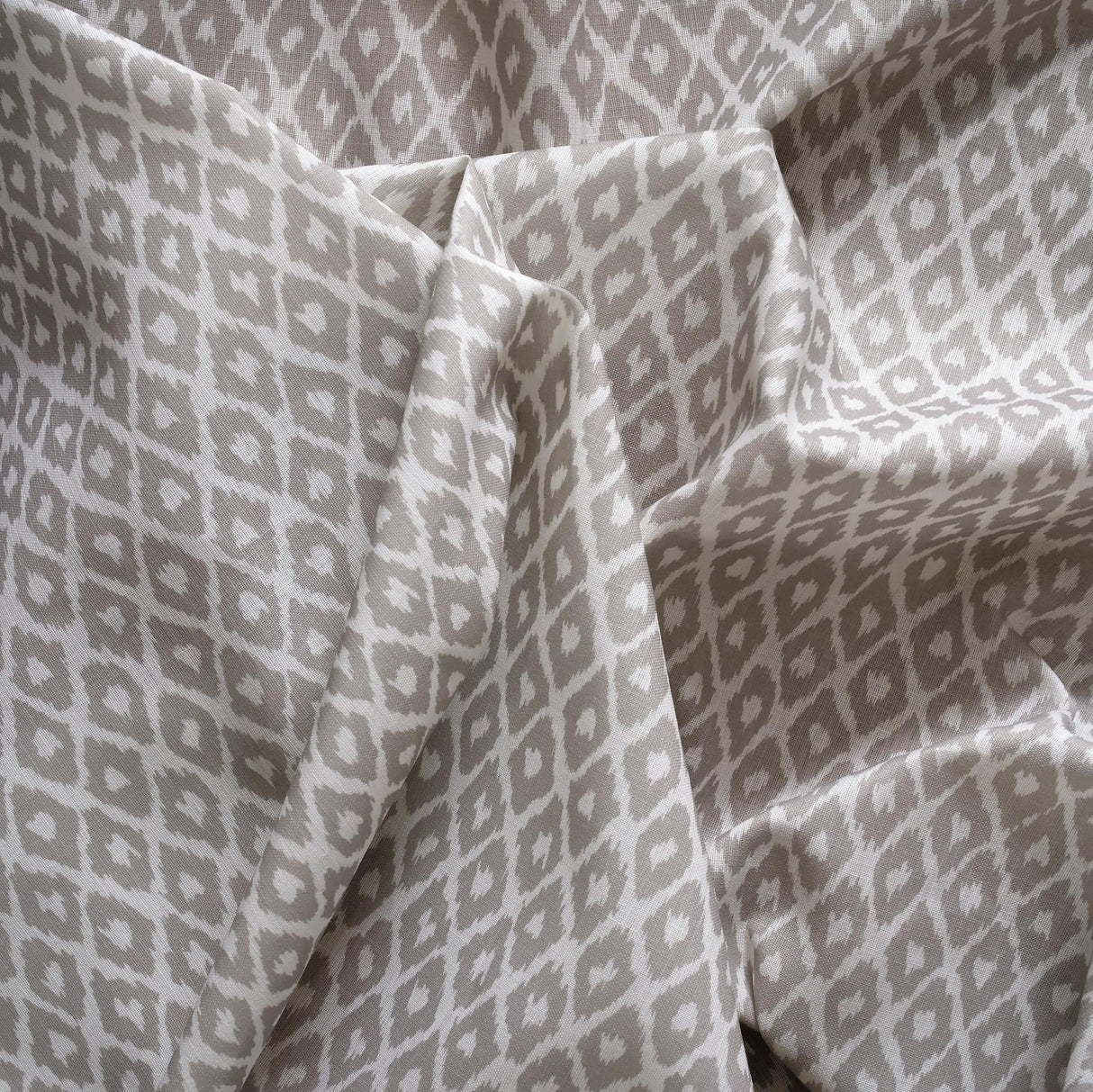 Andrew Martin GYPSUM OUTDOOR CLOUD Fabric
