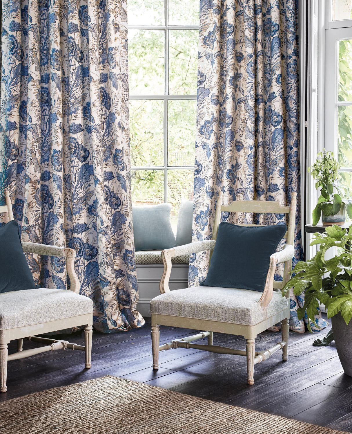 G P & J Baker INDIENNE FLOWER BLUE Fabric