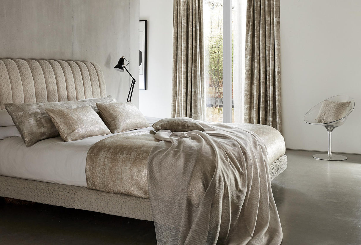 Clarke & Clarke TESSELLATI NATURAL/GILVER Fabric