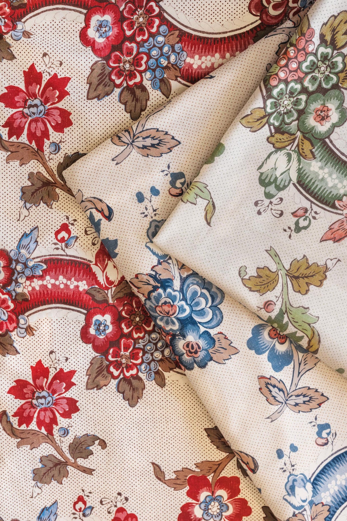 Lee Jofa BENDAY PRINT DENIM/BERRY Fabric