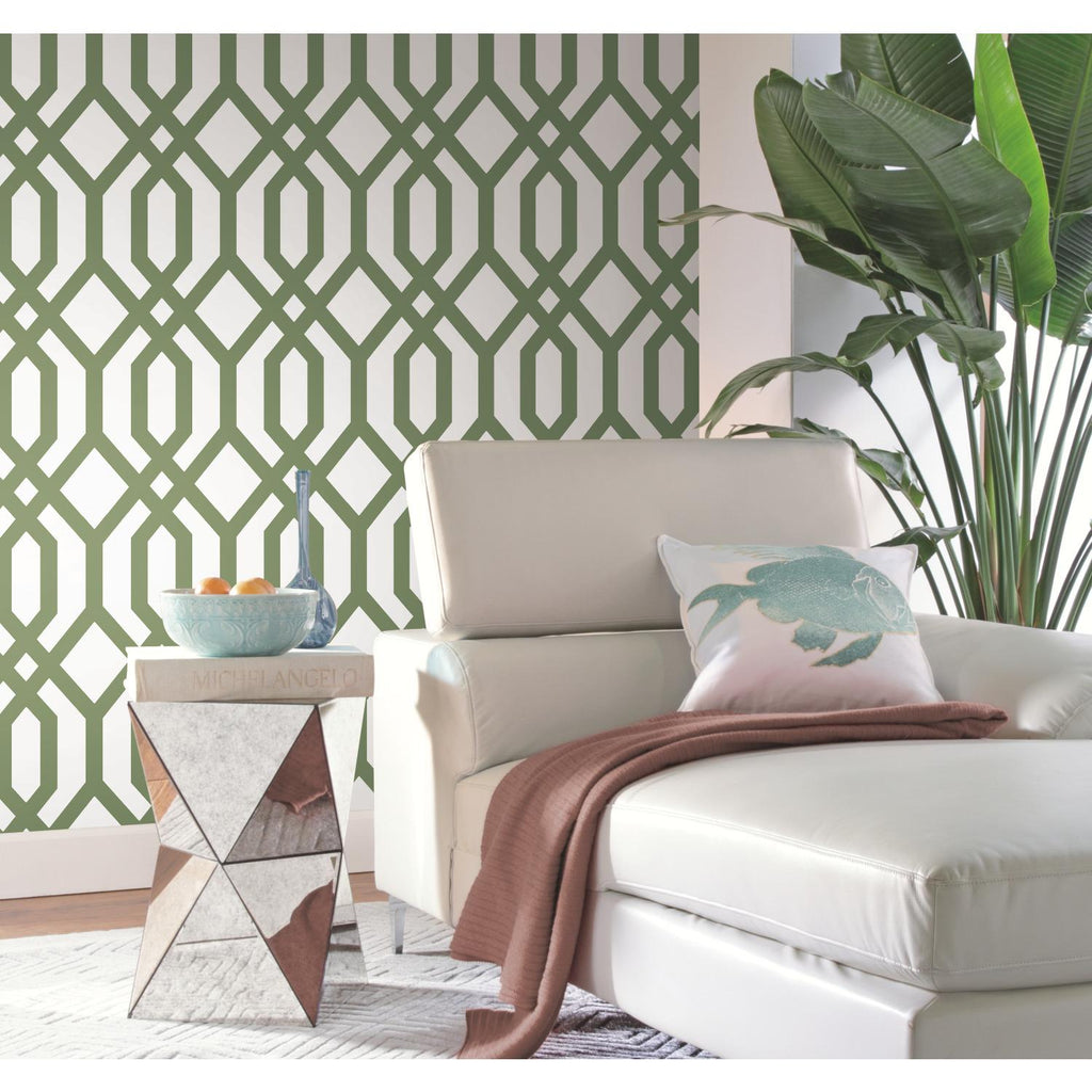 RoomMates Gazebo Lattice Peel & Stick green/white Wallpaper
