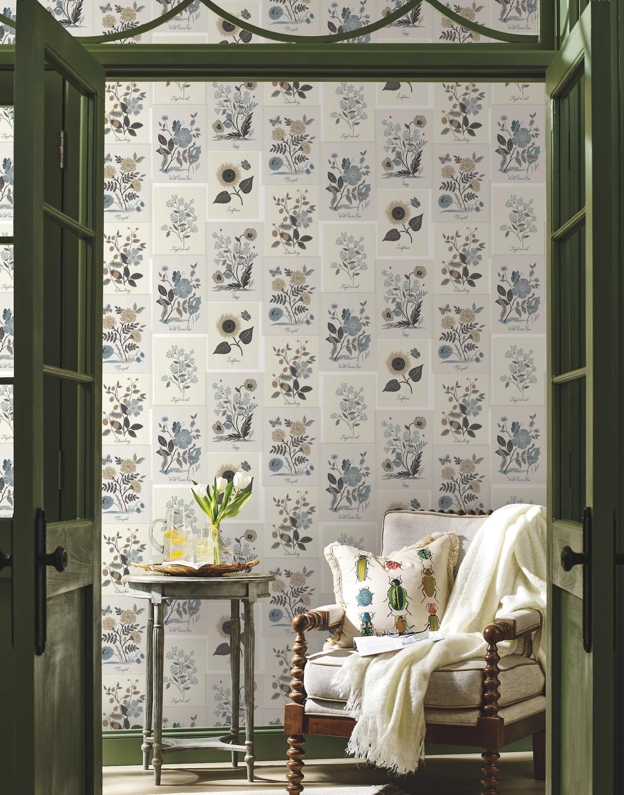 Rifle Paper Co. Botanical Prints Beige/Black Wallpaper