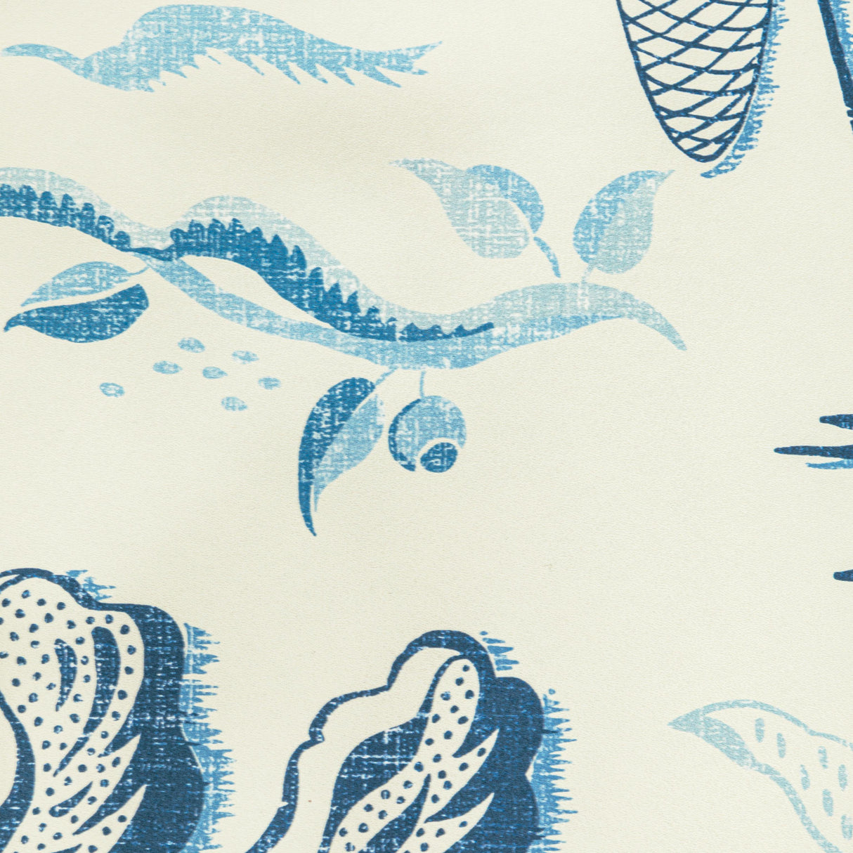 Brunschwig & Fils VALENSOLE NAVY/SKY Wallpaper