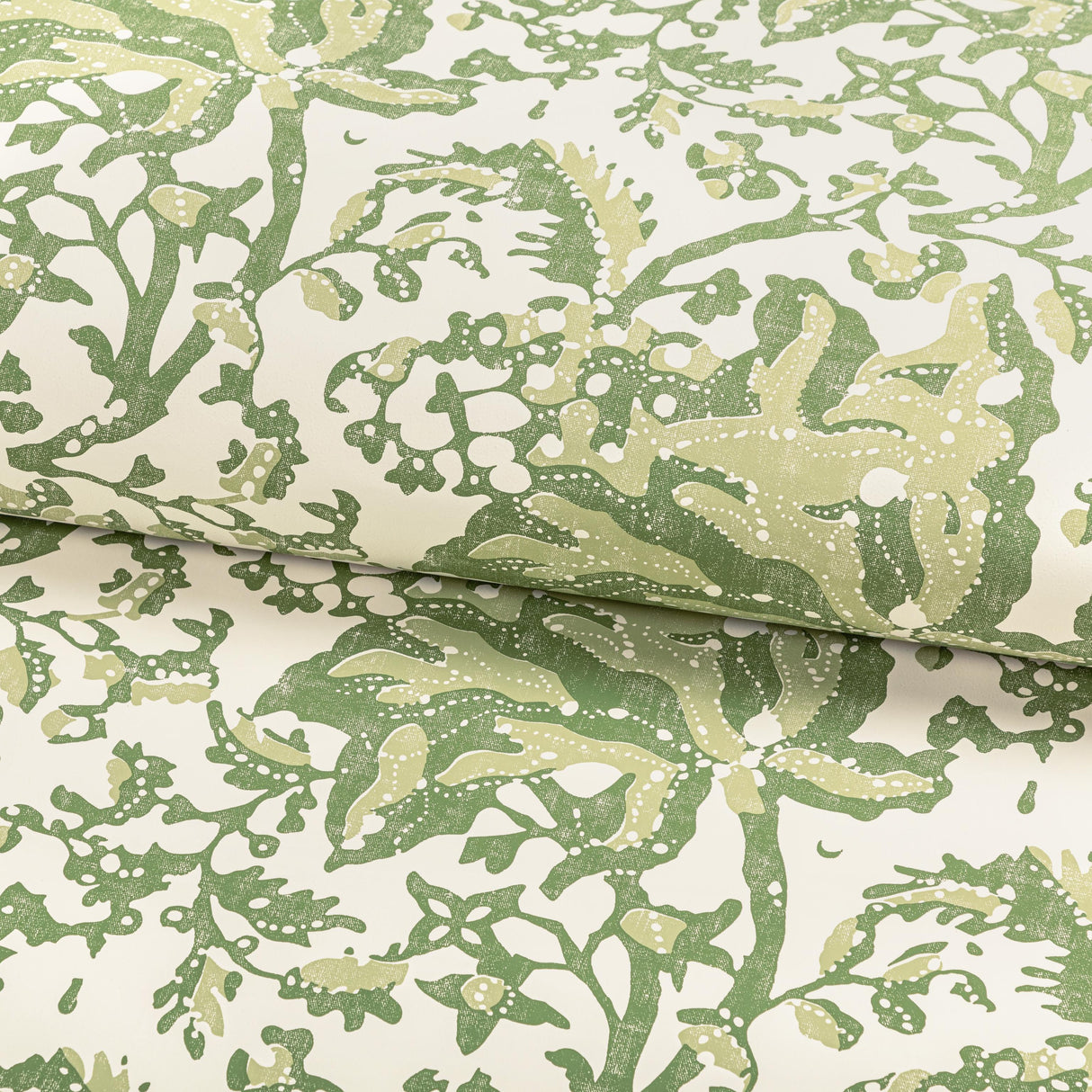 Brunschwig & Fils WEYMOUTH LEAF Wallpaper