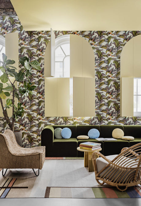 Cole & Son HOOPOE LEAVES OLIVE/CHART/FUCHSIA ON CREAM Wallpaper