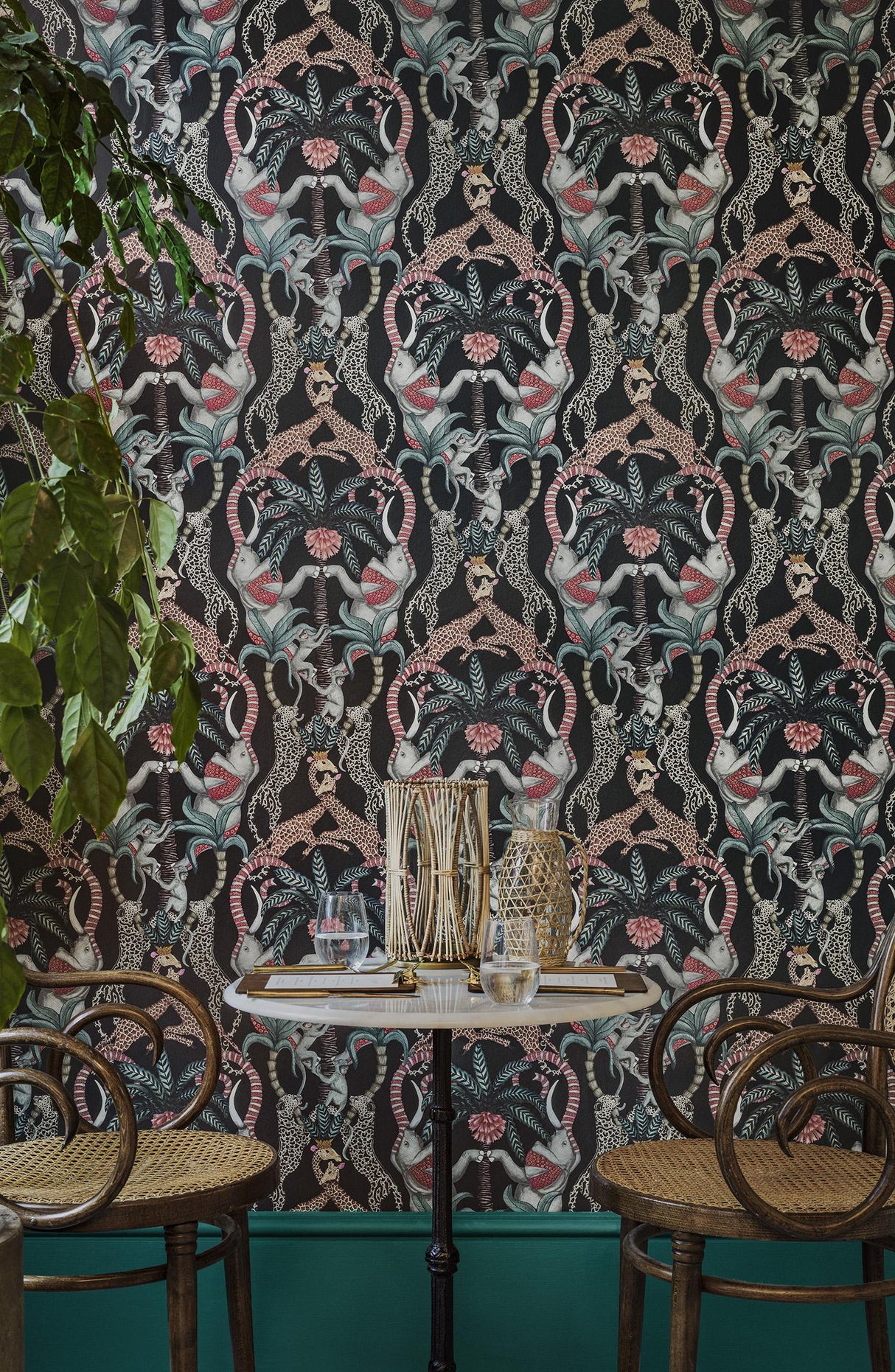 Cole & Son SAFARI TOTEM RBY&PRNTRMBL/CHRCL Wallpaper