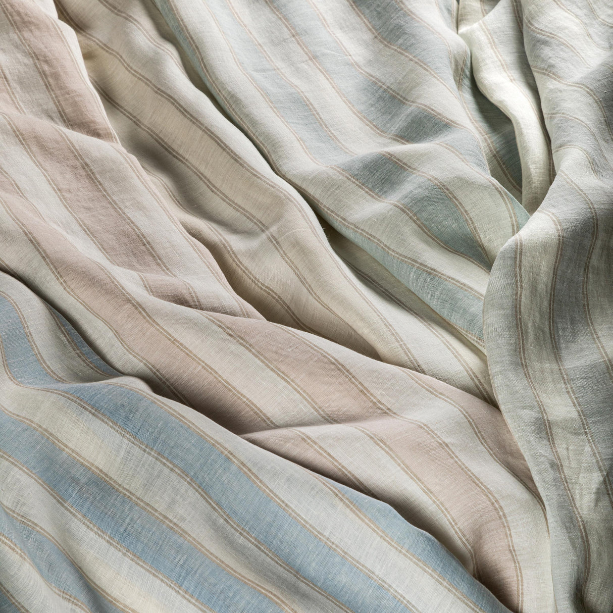 Lee Jofa HUMPHREY SHEER BUFF Drapery Fabric