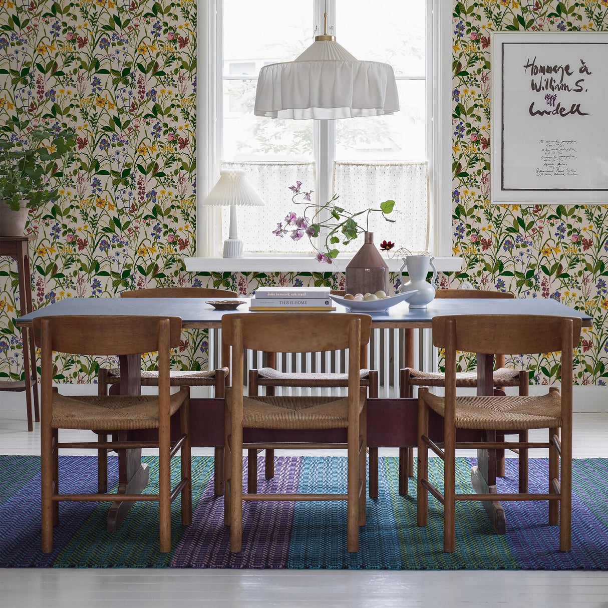 Borastapeter Ros Och Lilja Ivory Wallpaper