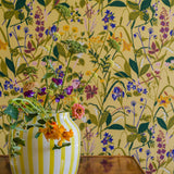 Borastapeter Ros Och Lilja Ochre Wallpaper