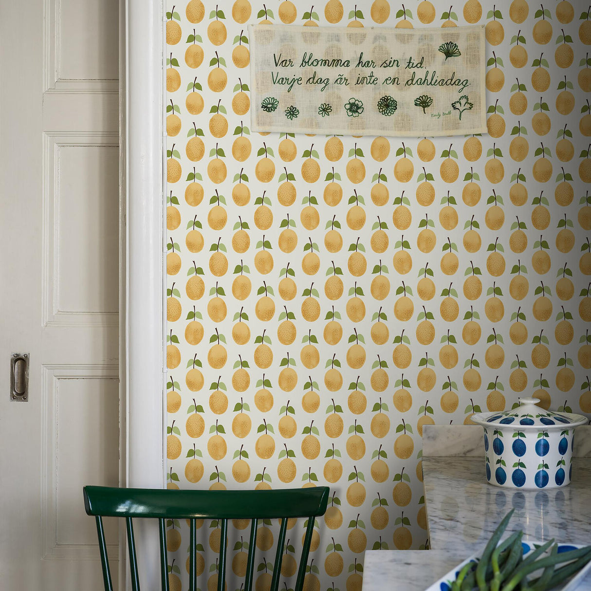 Borastapeter Prunus Yellow Wallpaper