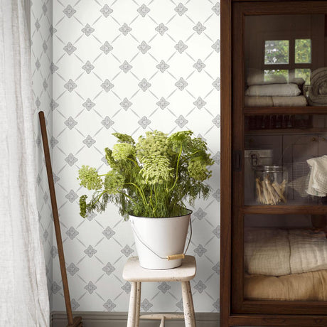 Borastapeter Linn Grey And Silver Wallpaper