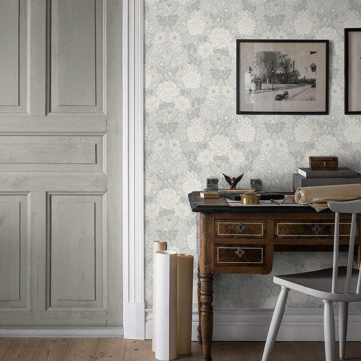 Borastapeter Dahlia Garden Natural Wallpaper