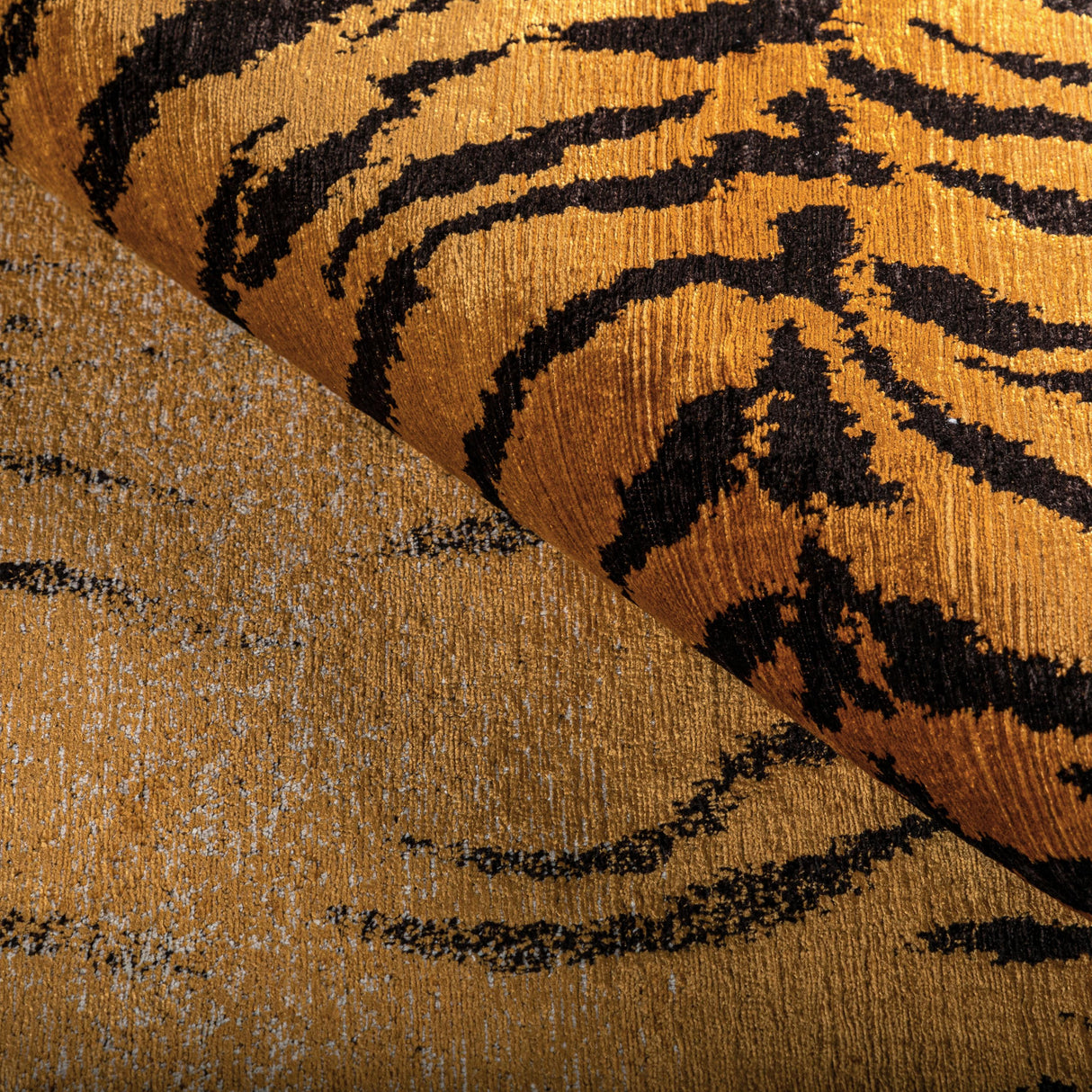 Kravet PROVOCATIVE GOLD Upholstery Fabric