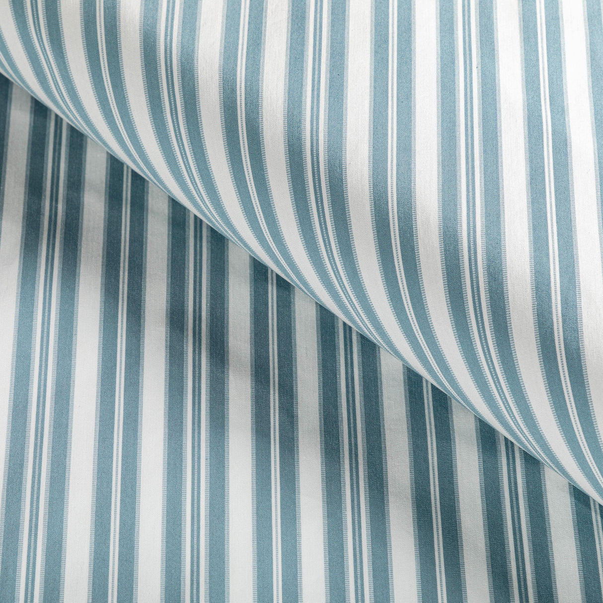 Kravet REGENCY ROW CHAMBRAY Upholstery Fabric