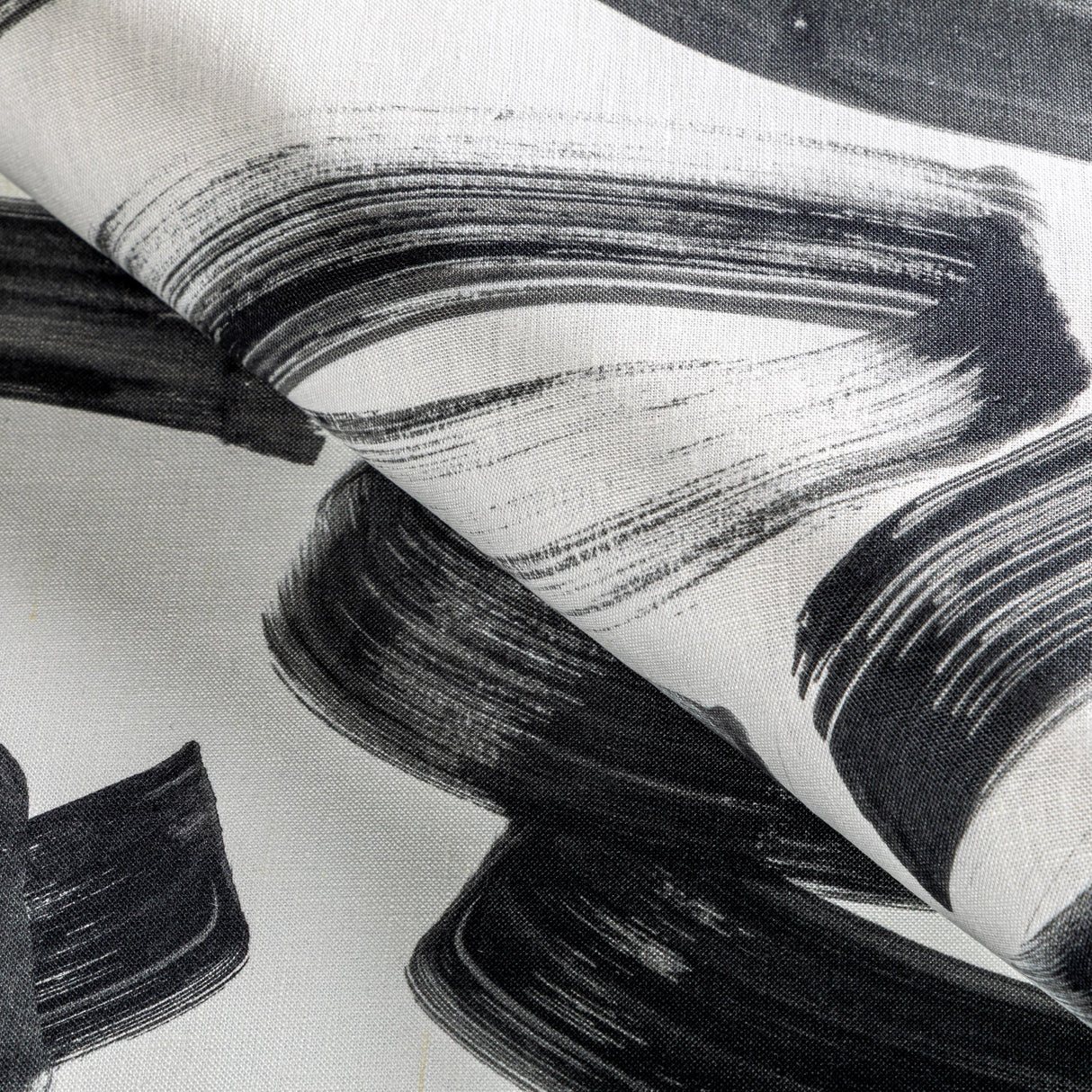 Lee Jofa LARYO PRINT INK Fabric