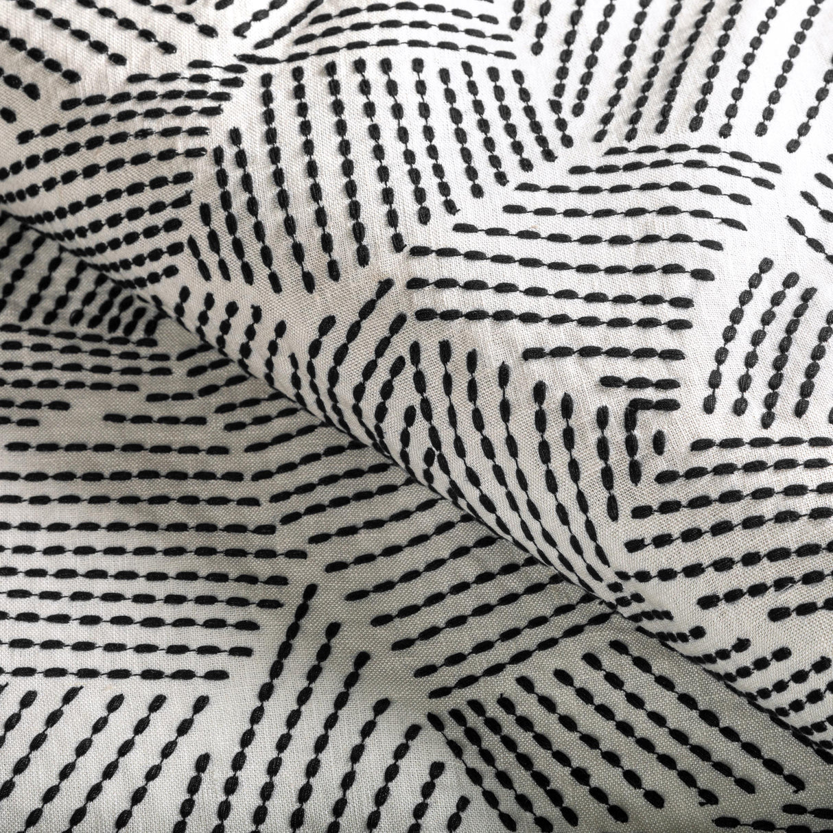 Lee Jofa CHORD EMBROIDERY EBONY Drapery Fabric